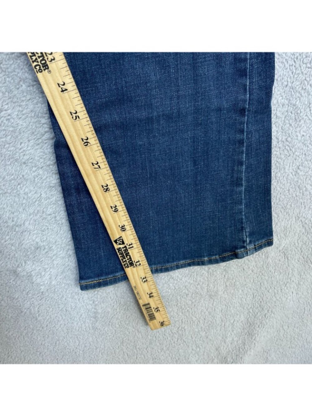Levi's Women's 12/31 Slight Curve Bootcut Jeans Stretch Denim Blue Classic B1269 - Picture 8 of 14